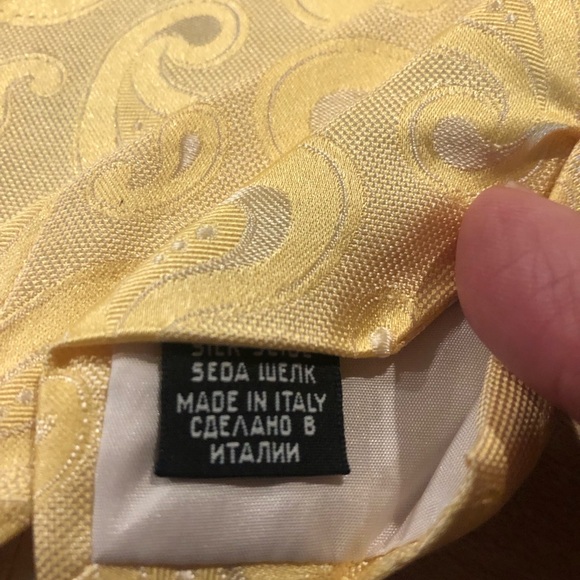 Silk Hugo Boss Tie EUC - Picture 3 of 4